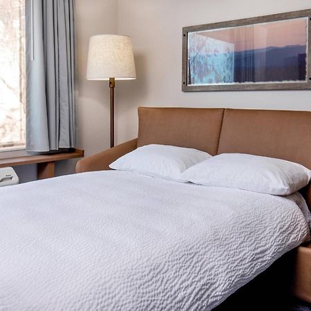 Fairfield Inn & Suites By Marriott Mcpherson Exteriör bild