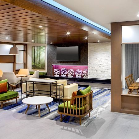 Fairfield Inn & Suites By Marriott Mcpherson Exteriör bild