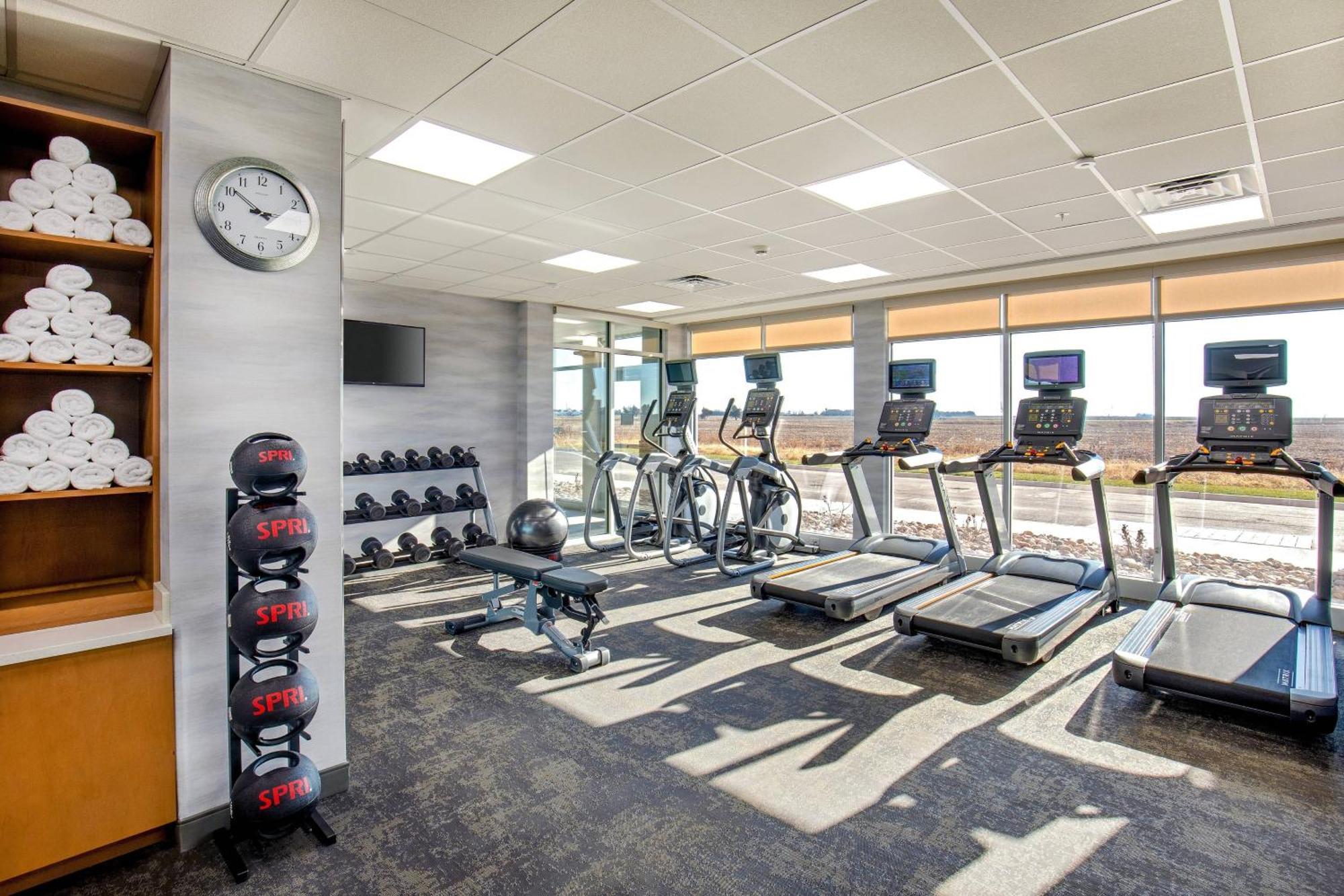 Fairfield Inn & Suites By Marriott Mcpherson Exteriör bild