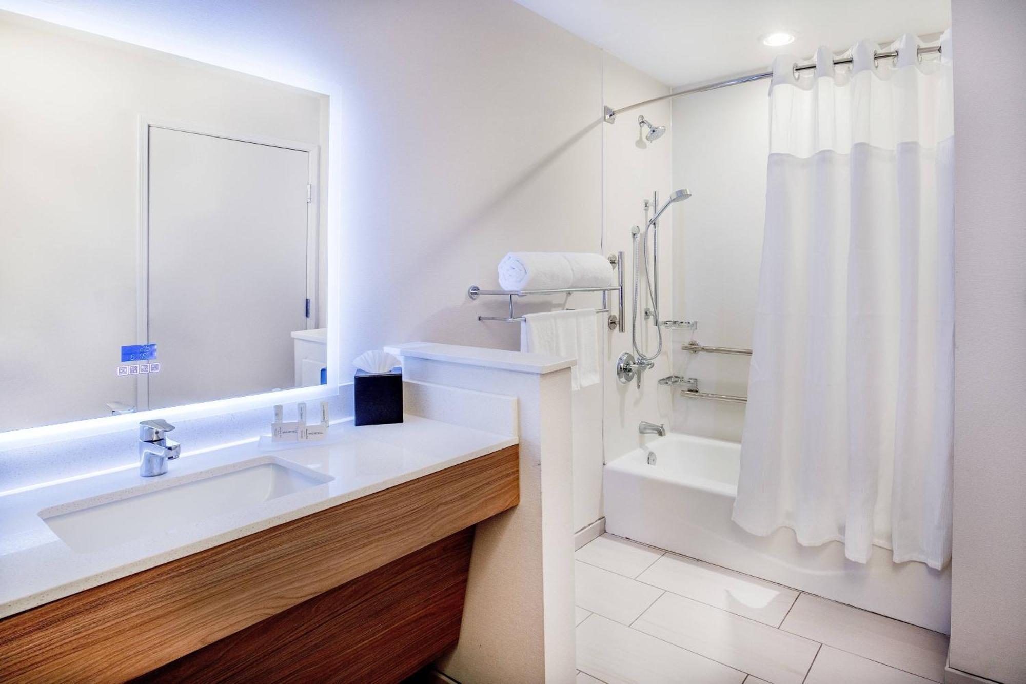 Fairfield Inn & Suites By Marriott Mcpherson Exteriör bild