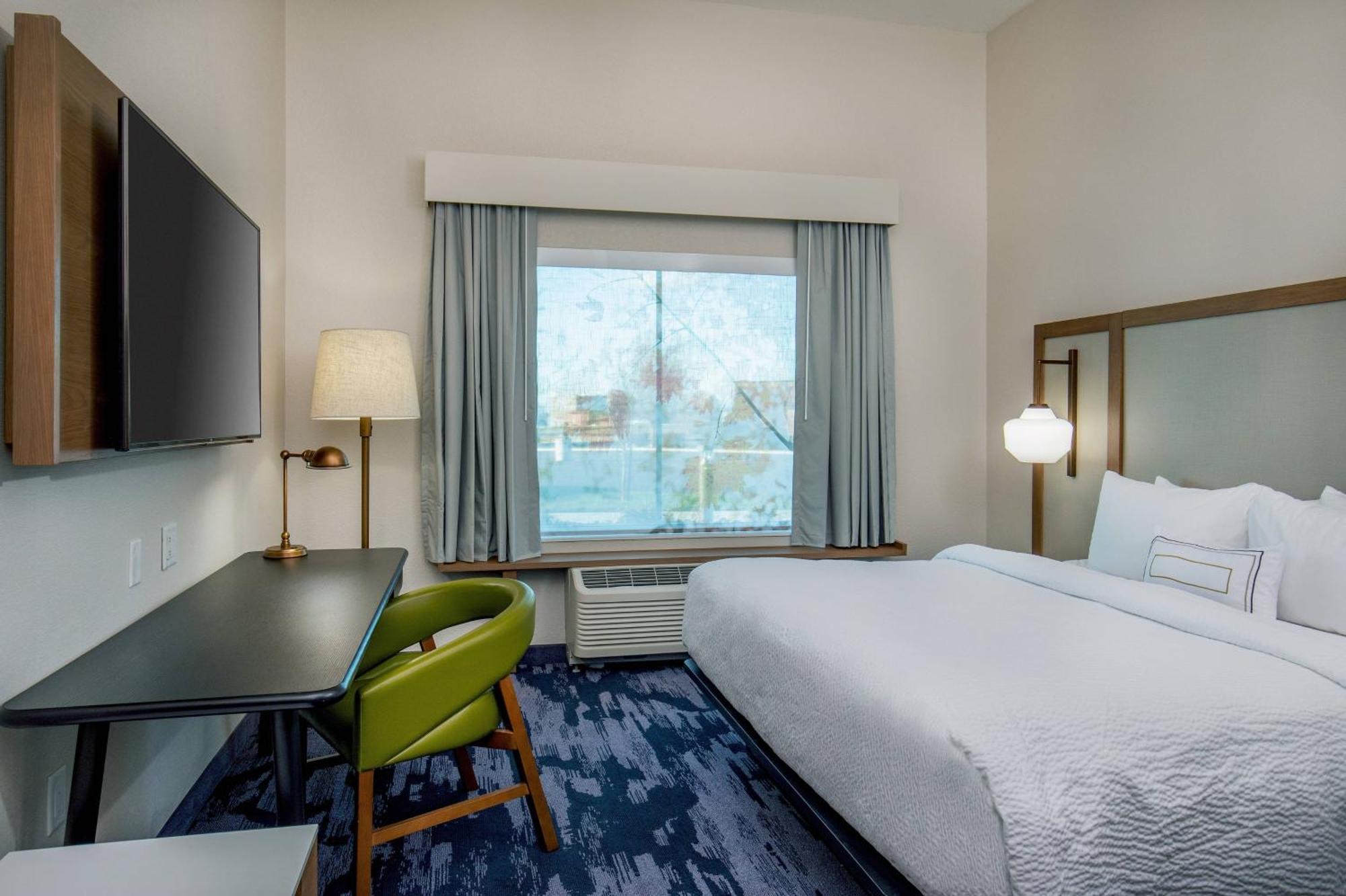 Fairfield Inn & Suites By Marriott Mcpherson Exteriör bild