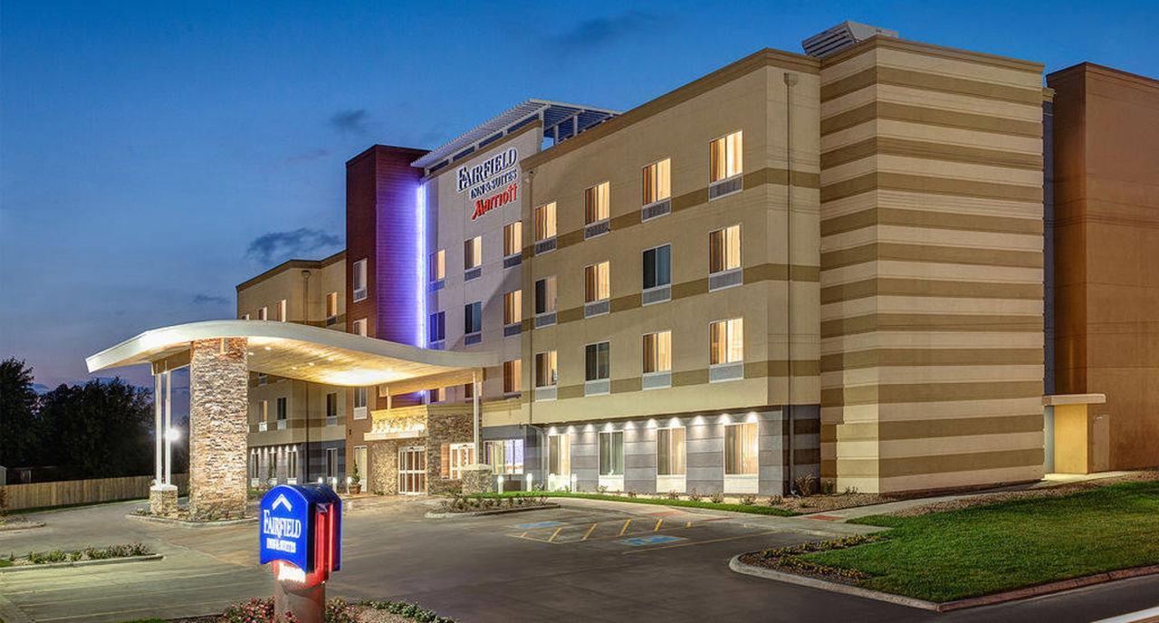Fairfield Inn & Suites By Marriott Mcpherson Exteriör bild